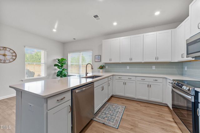 122 Commons Circle, Clayton, NC 27520