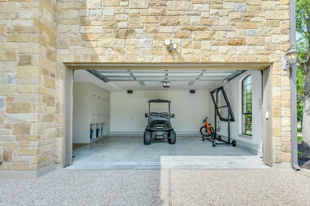 2104 University Club DR, Austin, TX 78732