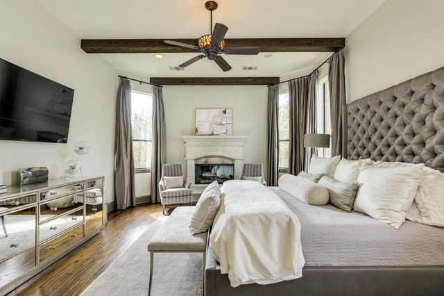 2104 University Club DR, Austin, TX 78732