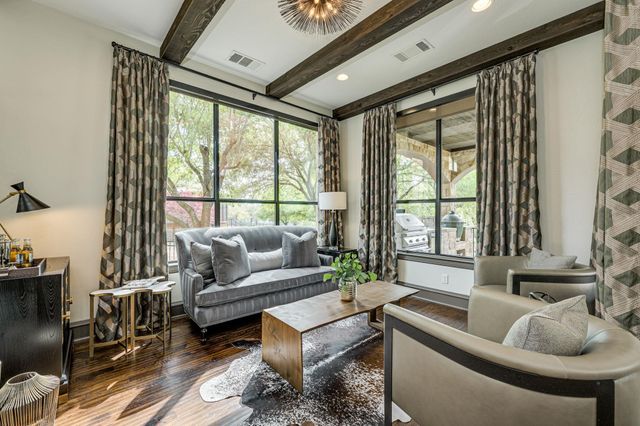 2104 University Club DR, Austin, TX 78732