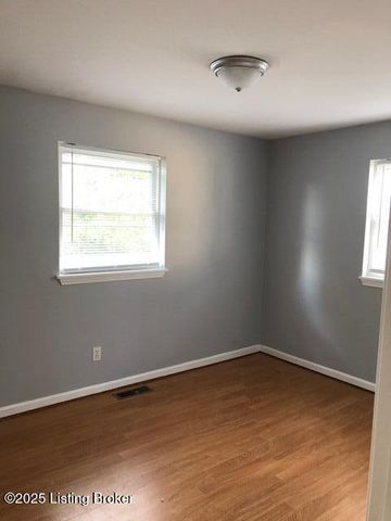 5606 Leemont Ct, Louisville, KY 40272