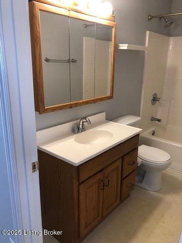 5606 Leemont Ct, Louisville, KY 40272