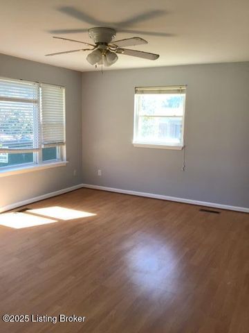 5606 Leemont Ct, Louisville, KY 40272