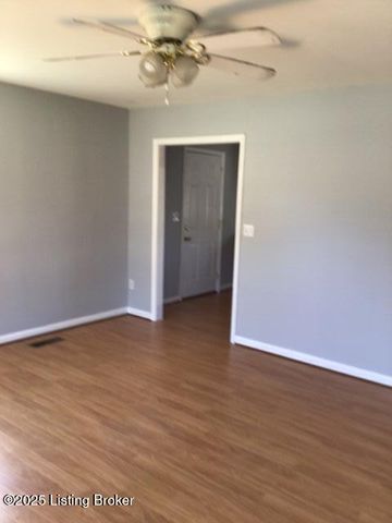 5606 Leemont Ct, Louisville, KY 40272