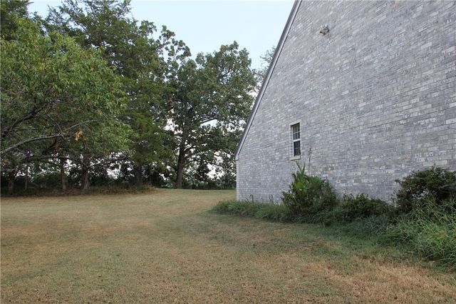 3 Bunker Hill Lane, Russellville, AR 72802