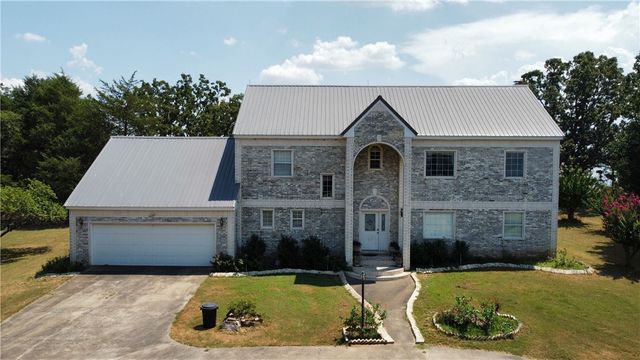 3 Bunker Hill Lane, Russellville, AR 72802