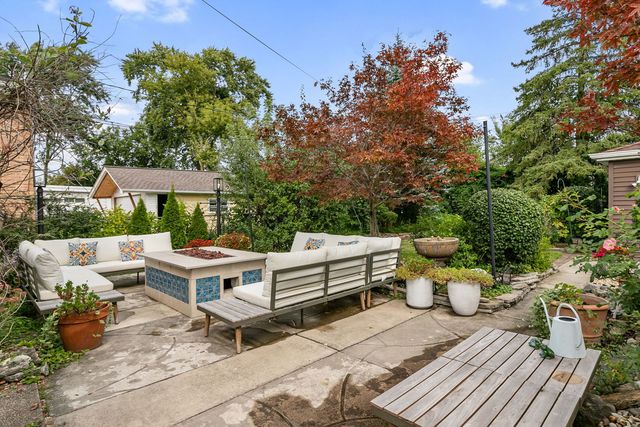 8143 N Clifton Avenue, Niles, IL 60714