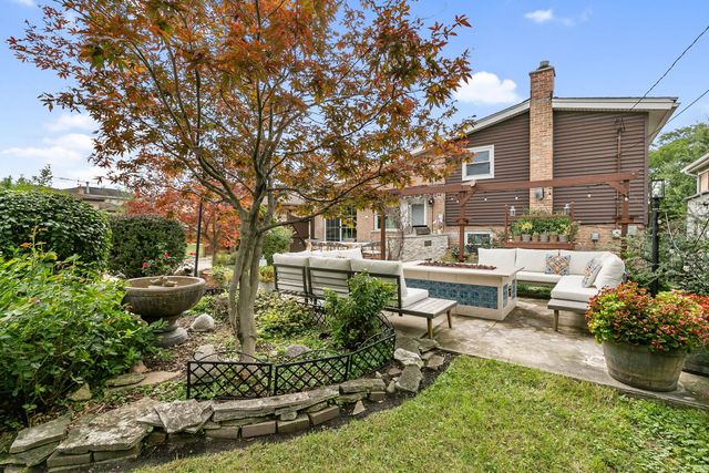 8143 N Clifton Avenue, Niles, IL 60714