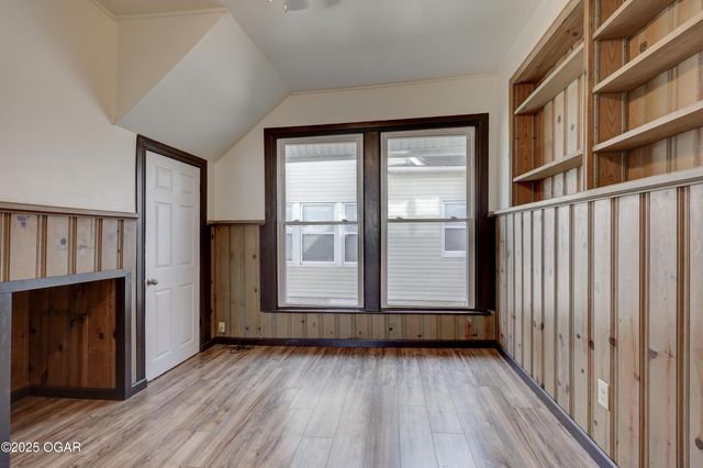 1402 S Sergeant Avenue, Joplin, MO 64801