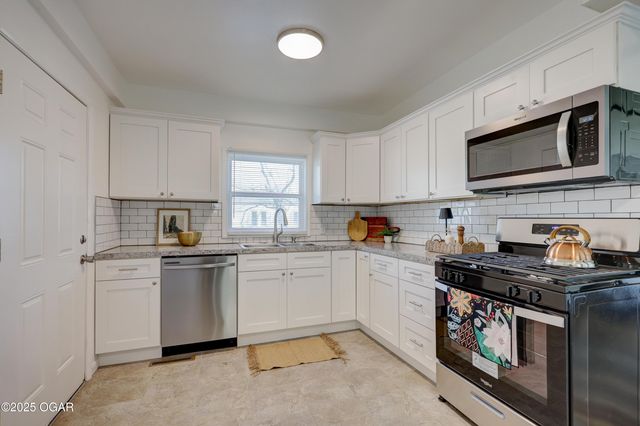 1402 S Sergeant Avenue, Joplin, MO 64801