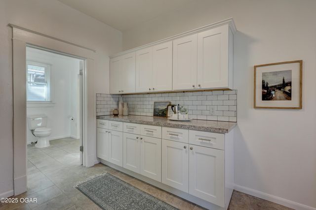 1402 S Sergeant Avenue, Joplin, MO 64801