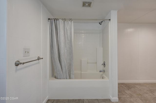 1402 S Sergeant Avenue, Joplin, MO 64801