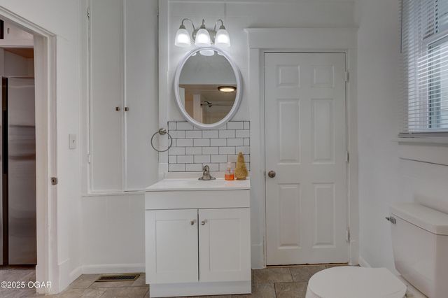 1402 S Sergeant Avenue, Joplin, MO 64801