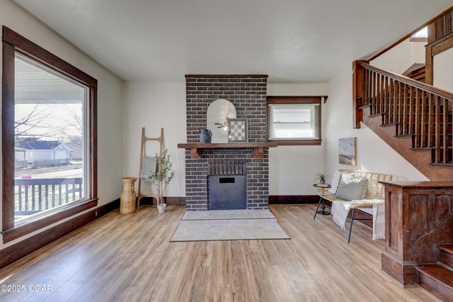 1402 S Sergeant Avenue, Joplin, MO 64801