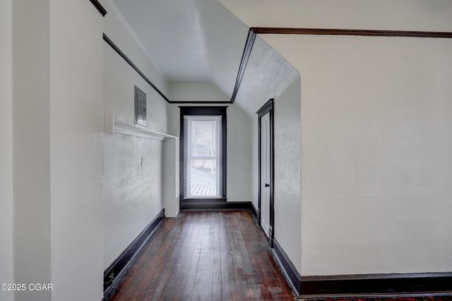 1402 S Sergeant Avenue, Joplin, MO 64801