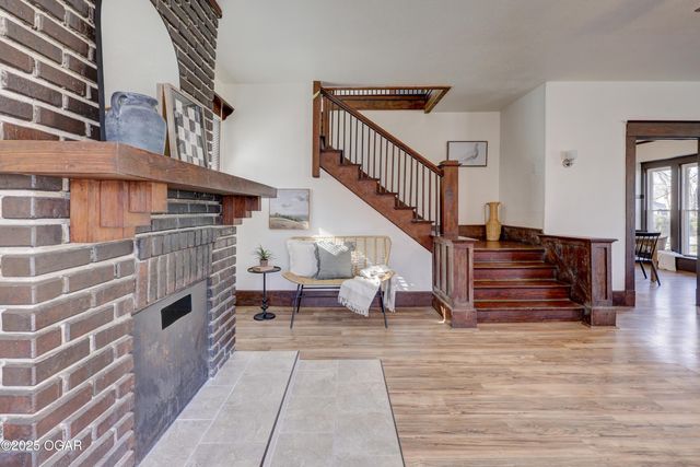 1402 S Sergeant Avenue, Joplin, MO 64801