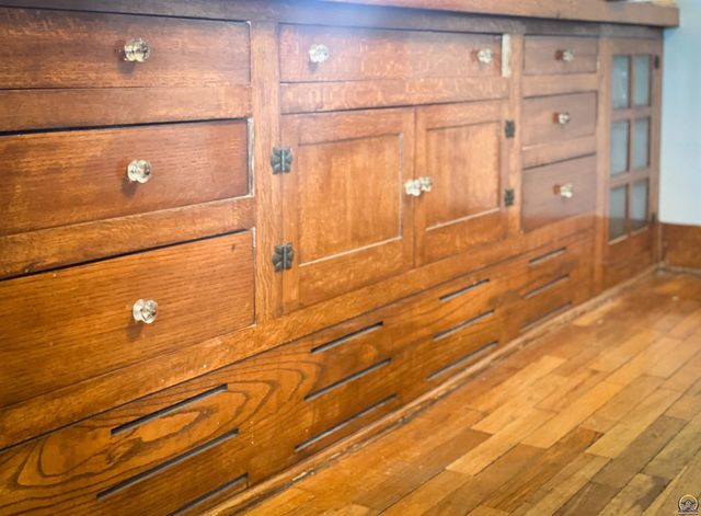 1721 NW Belvoir CT, Topeka, KS 66606