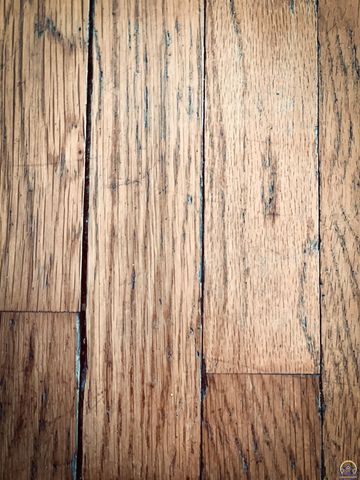 1721 NW Belvoir CT, Topeka, KS 66606