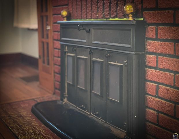 1721 NW Belvoir CT, Topeka, KS 66606