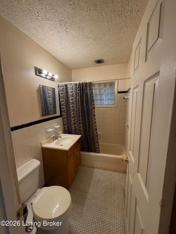 4923 Bluebird Ave, Lynnview, KY 40213