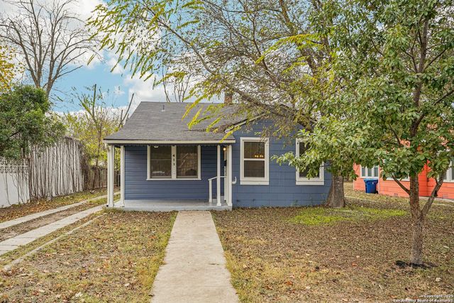 411 W Water St, Kerrville, TX 78028