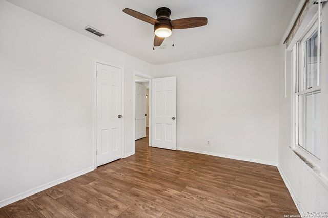 411 W Water St, Kerrville, TX 78028