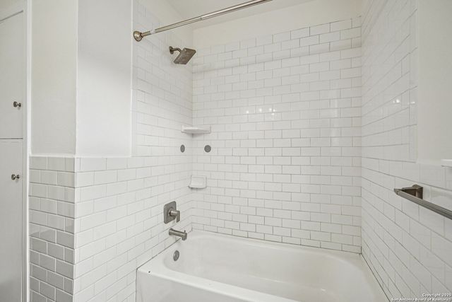 411 W Water St, Kerrville, TX 78028