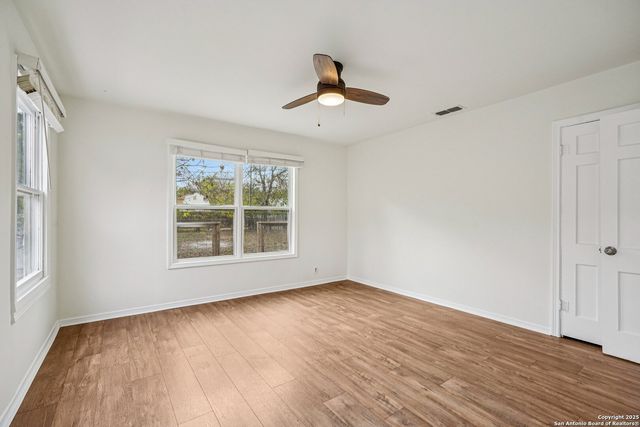 411 W Water St, Kerrville, TX 78028