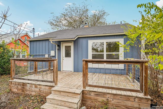 411 W Water St, Kerrville, TX 78028