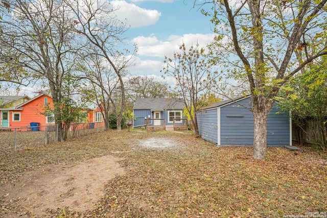 411 W Water St, Kerrville, TX 78028