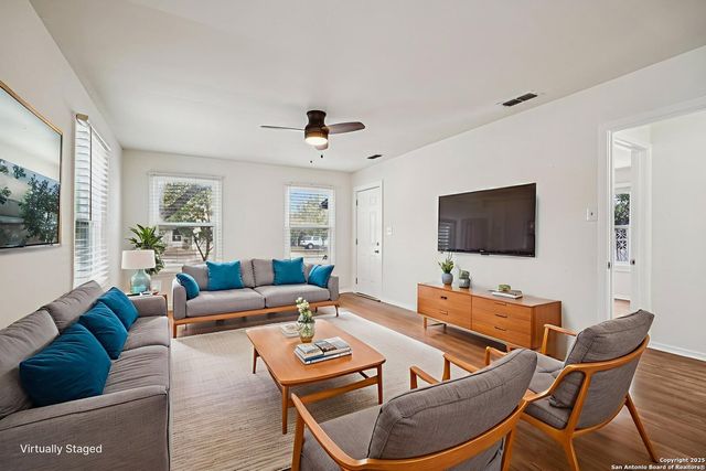 411 W Water St, Kerrville, TX 78028