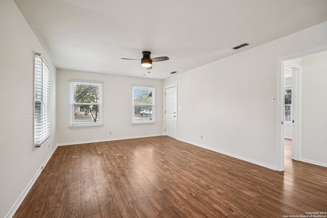 411 W Water St, Kerrville, TX 78028