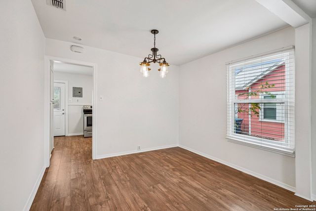 411 W Water St, Kerrville, TX 78028