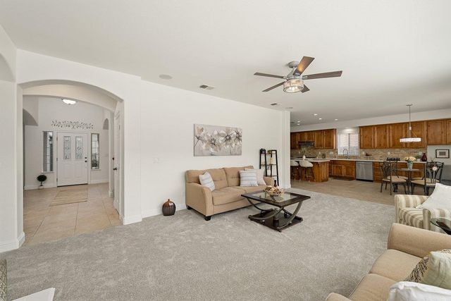 1609 Testarossa Way, Roseville, CA 95747
