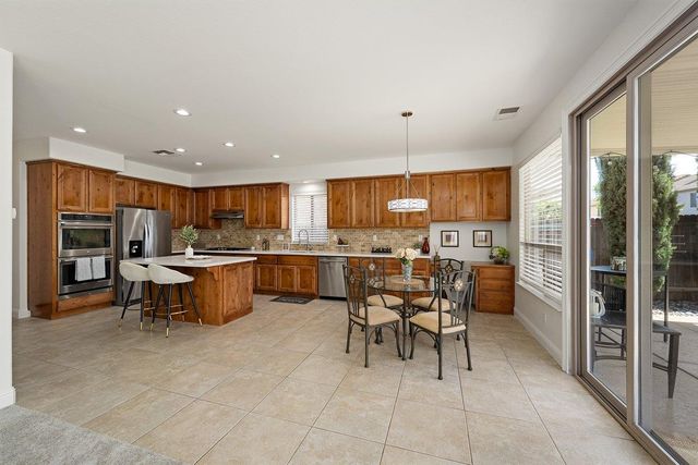 1609 Testarossa Way, Roseville, CA 95747