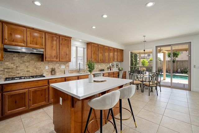 1609 Testarossa Way, Roseville, CA 95747