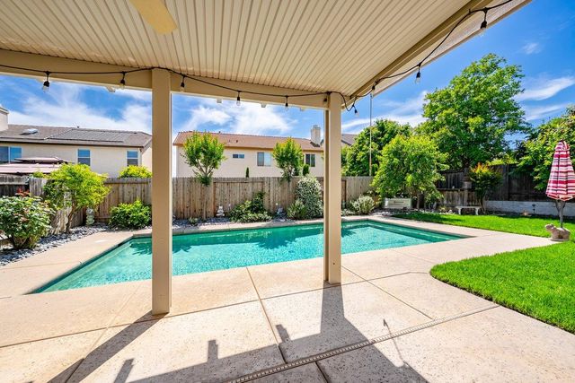 1609 Testarossa Way, Roseville, CA 95747
