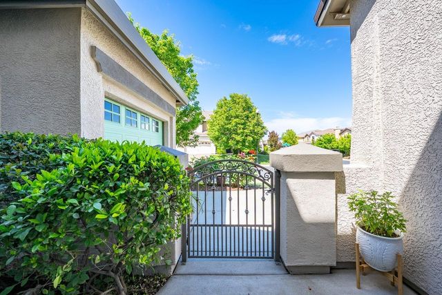 1609 Testarossa Way, Roseville, CA 95747