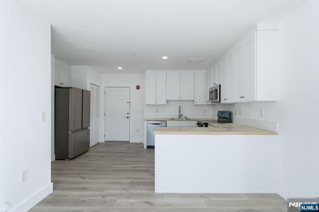 95 Shepherds Lane B307, Totowa, NJ 07512