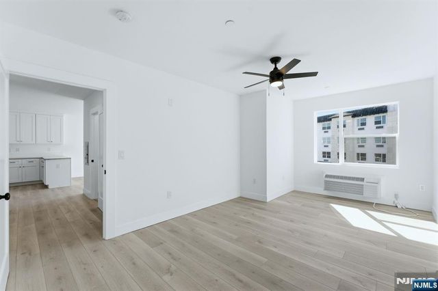 95 Shepherds Lane B307, Totowa, NJ 07512