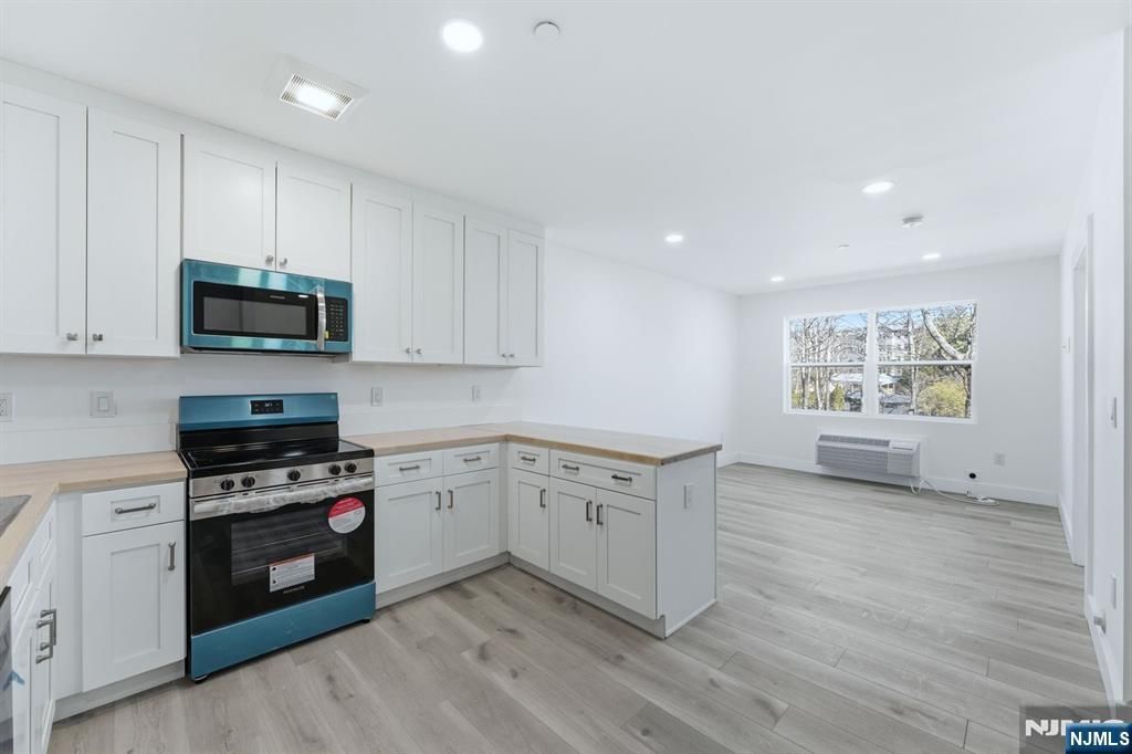 95 Shepherds Lane B307, Totowa, NJ 07512