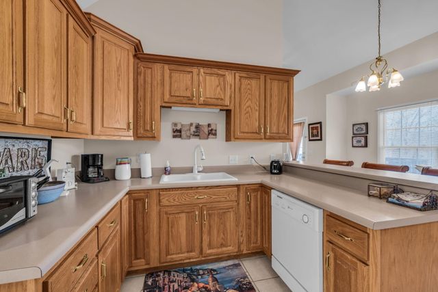1096 Harbor Landing Drive, Soddy Daisy, TN 37379