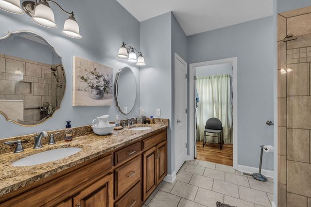 1096 Harbor Landing Drive, Soddy Daisy, TN 37379