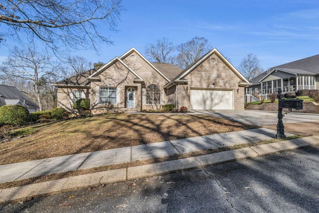 1096 Harbor Landing Drive, Soddy Daisy, TN 37379