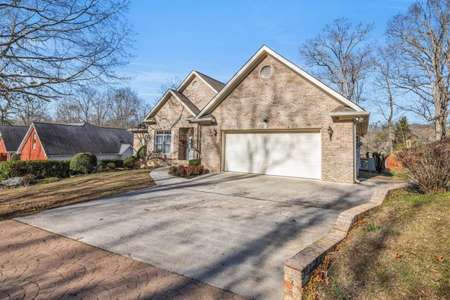 1096 Harbor Landing Drive, Soddy Daisy, TN 37379