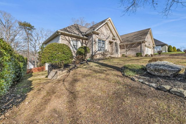 1096 Harbor Landing Drive, Soddy Daisy, TN 37379