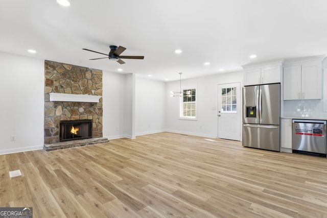 110 Brookside Court, Dallas, GA 30132