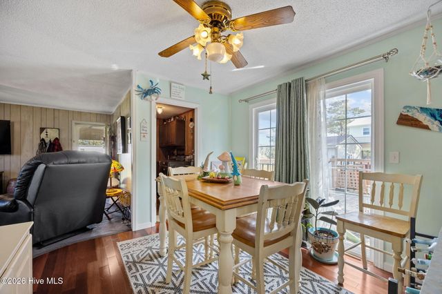 458 Bayview Drive, Harkers Island, NC 28531