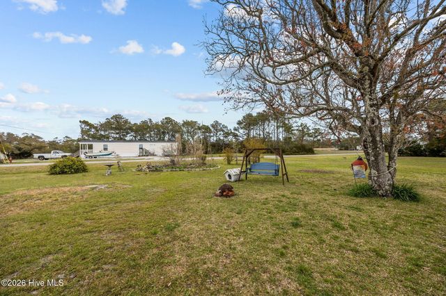 458 Bayview Drive, Harkers Island, NC 28531