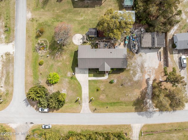 458 Bayview Drive, Harkers Island, NC 28531
